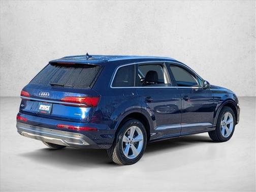 2022 Audi Q7 45 Premium