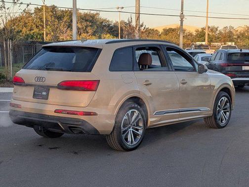 2025 Audi Q7 45 Premium Plus