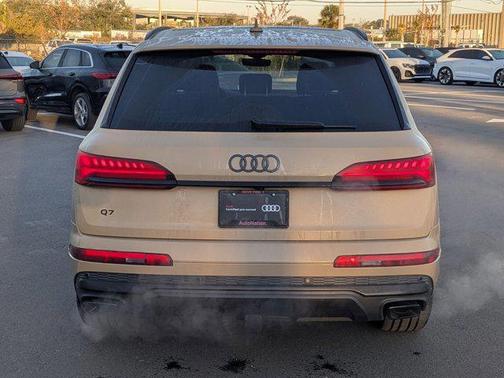 2025 Audi Q7 45 Premium Plus