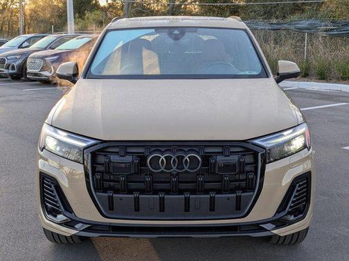2025 Audi Q7 45 Premium Plus