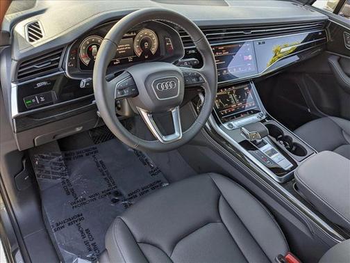 2025 Audi Q7 55 Premium Plus