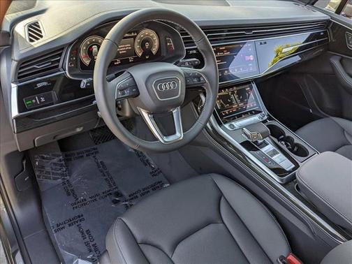 2025 Audi Q7 55 Premium Plus