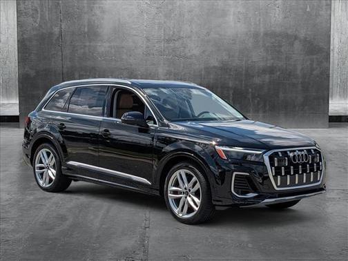 2025 Audi Q7 55 Premium Plus