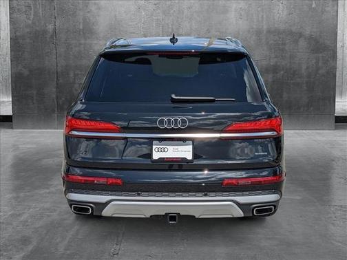2025 Audi Q7 55 Premium Plus