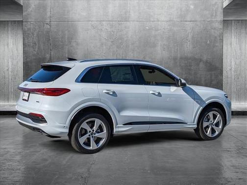 2025 Audi Q5 Premium Plus