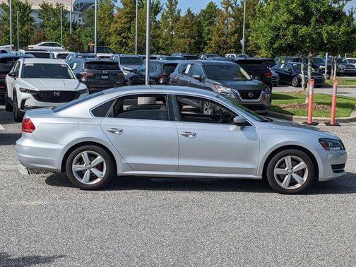 2015 Volkswagen Passat 1.8T Auto SE