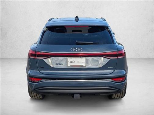 2025 Audi Q6 e-tron Premium quattro