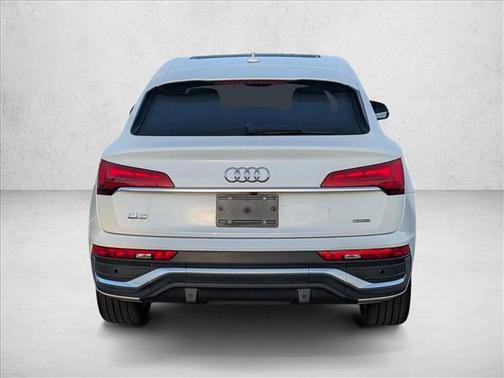Glacier White Metallic 2023 Audi Q5 45 S line Premium