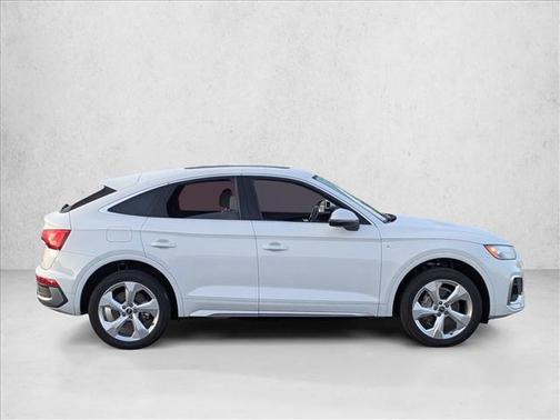 Glacier White Metallic 2023 Audi Q5 45 S line Premium