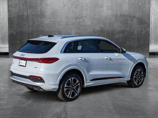 2025 Audi Q5 Premium