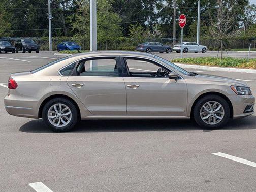 Gold 2017 Volkswagen Passat 1.8T S
