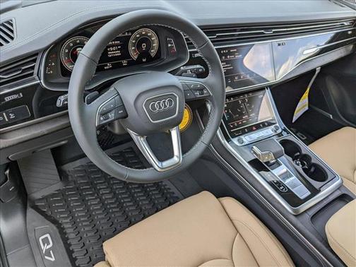 2025 Audi Q7 55 Prestige