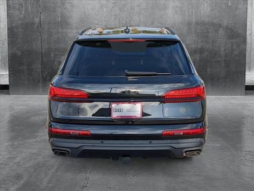 2025 Audi Q7 55 Prestige