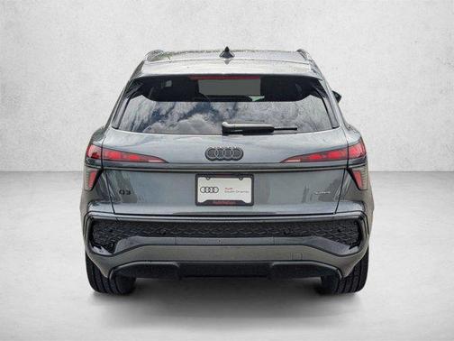 Daytona Gray Pearl Effect 2026 Audi Q3 S line