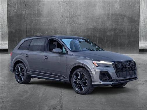 2025 Audi Q7 55 Premium Plus