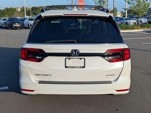 Platinum White Pearl 2024 Honda Odyssey Sport
