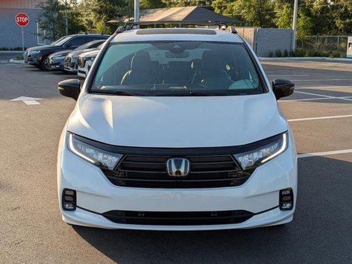 Platinum White Pearl 2024 Honda Odyssey Sport