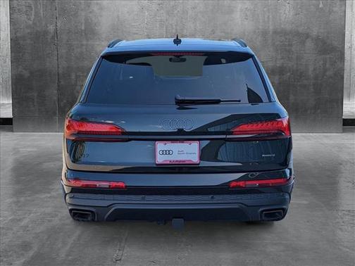 2025 Audi Q7 55 Prestige
