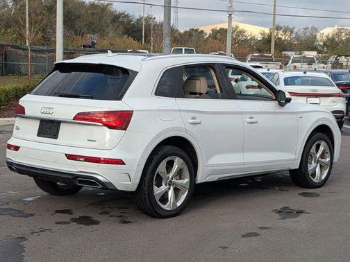 2023 Audi Q5 45 S line Prestige