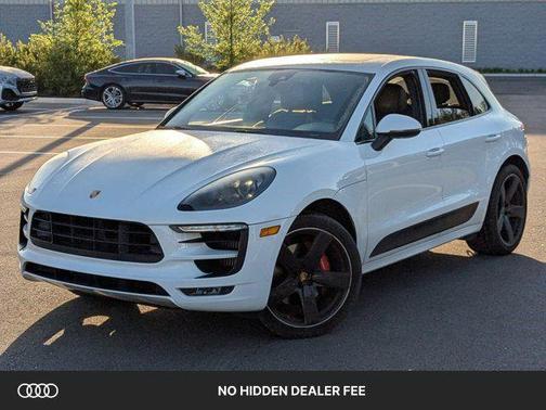 Carrara White Metallic 2018 Porsche Macan Macan GTS