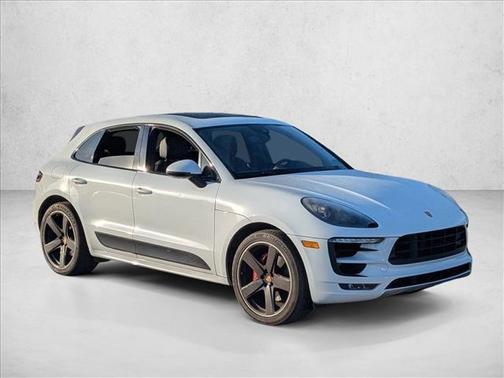 Carrara White Metallic 2018 Porsche Macan Macan GTS