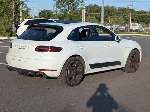 Carrara White Metallic 2018 Porsche Macan Macan GTS