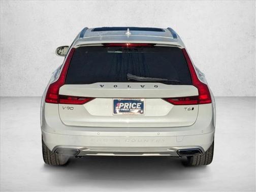 2018 Volvo V90 Cross Country T6