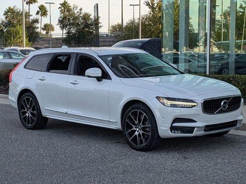 2018 Volvo V90 Cross Country T6