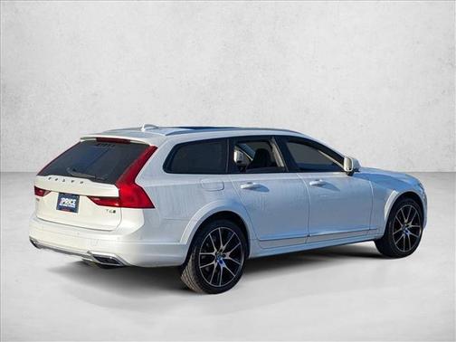 2018 Volvo V90 Cross Country T6