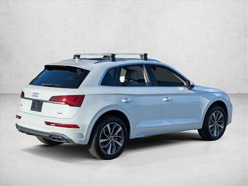 Glacier White Metallic 2023 Audi Q5 45 S line Premium Plus