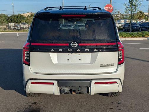 Everest White Pearl Tricoat/Super Black 2025 Nissan Armada Platinum Reserve 2WD