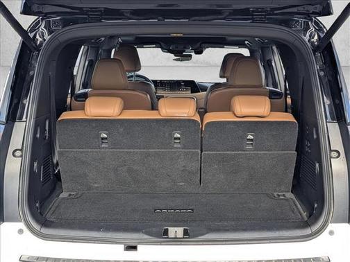 Everest White Pearl Tricoat/Super Black 2025 Nissan Armada Platinum Reserve 2WD