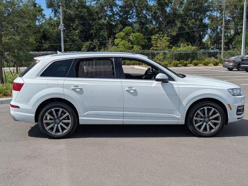 Glacier White Metallic 2019 Audi Q7 45 Premium Plus