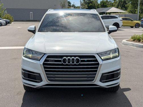Glacier White Metallic 2019 Audi Q7 45 Premium Plus