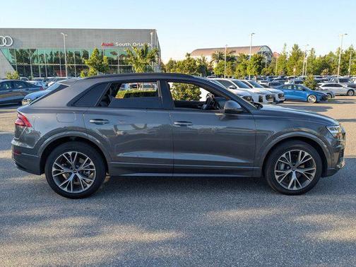 Samurai Gray Metallic 2021 Audi Q8 55 Premium