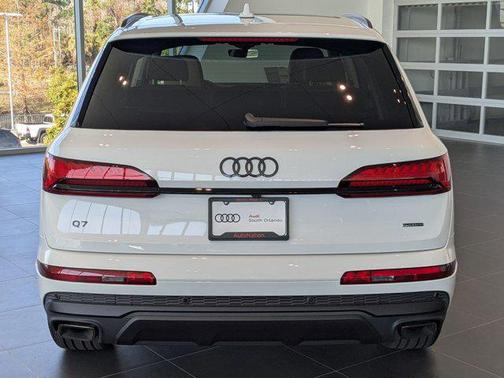 2026 Audi Q7 45 Premium