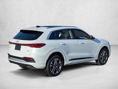 Glacier White Metallic 2026 Audi Q5 Premium Plus