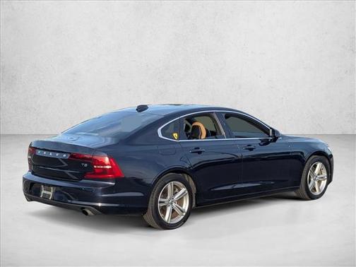 Magic Blue Metallic 2017 Volvo S90 T5 Momentum