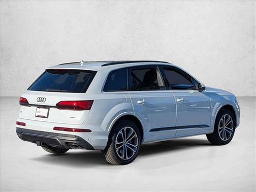 2026 Audi Q7 45 Premium