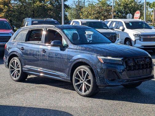 2025 Audi Q7 45 Premium Plus