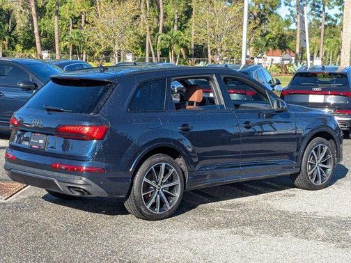 2025 Audi Q7 45 Premium Plus
