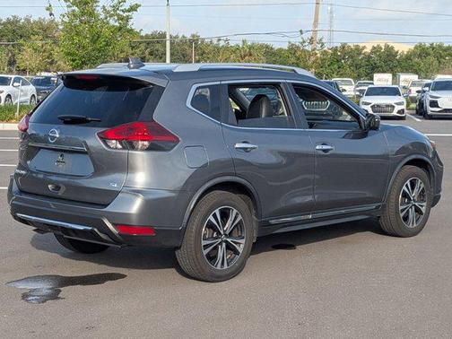 Gun Metallic 2018 Nissan Rogue SL