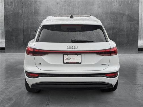 2025 Audi Q6 e-tron Prestige quattro