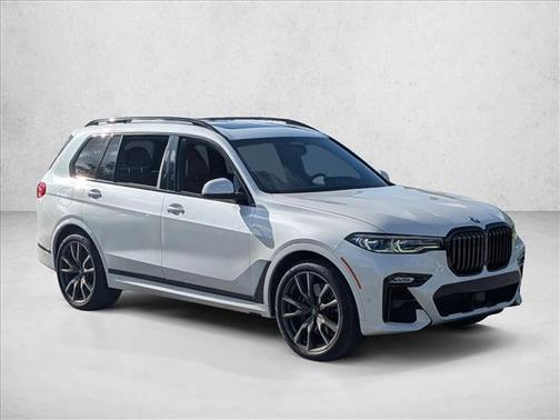 Mineral White Metallic 2022 BMW X7 M50i