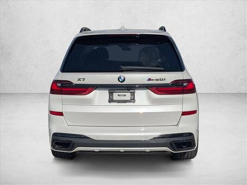 Mineral White Metallic 2022 BMW X7 M50i