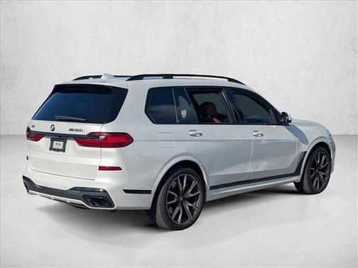 Mineral White Metallic 2022 BMW X7 M50i