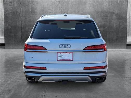 2025 Audi Q7 55 Premium Plus