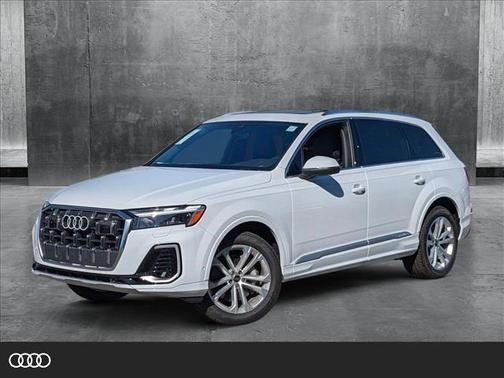 2025 Audi Q7 55 Premium Plus