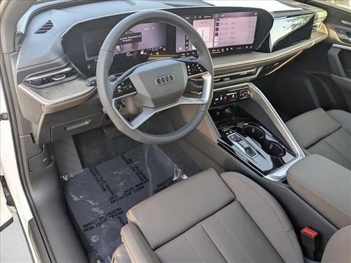 Glacier White Metallic 2026 Audi Q5 Sportback Premium Plus TFSI quattro S tronic