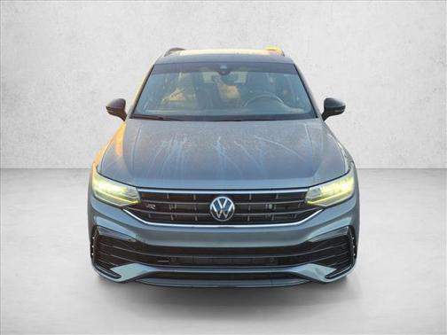 Platinum Gray Metallic 2024 Volkswagen Tiguan 2.0T SE R-Line Black